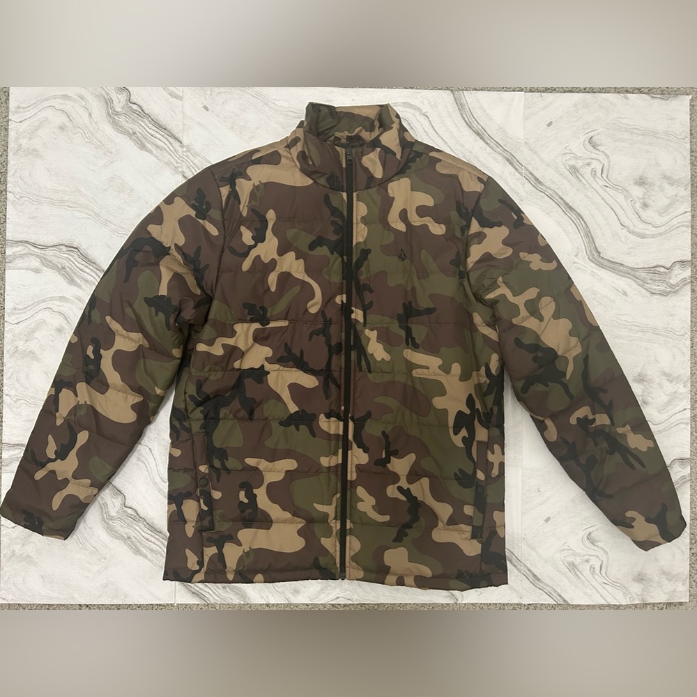 Volcom Camo Zip-Up Puffer Jacket Like New Unworn Size Large